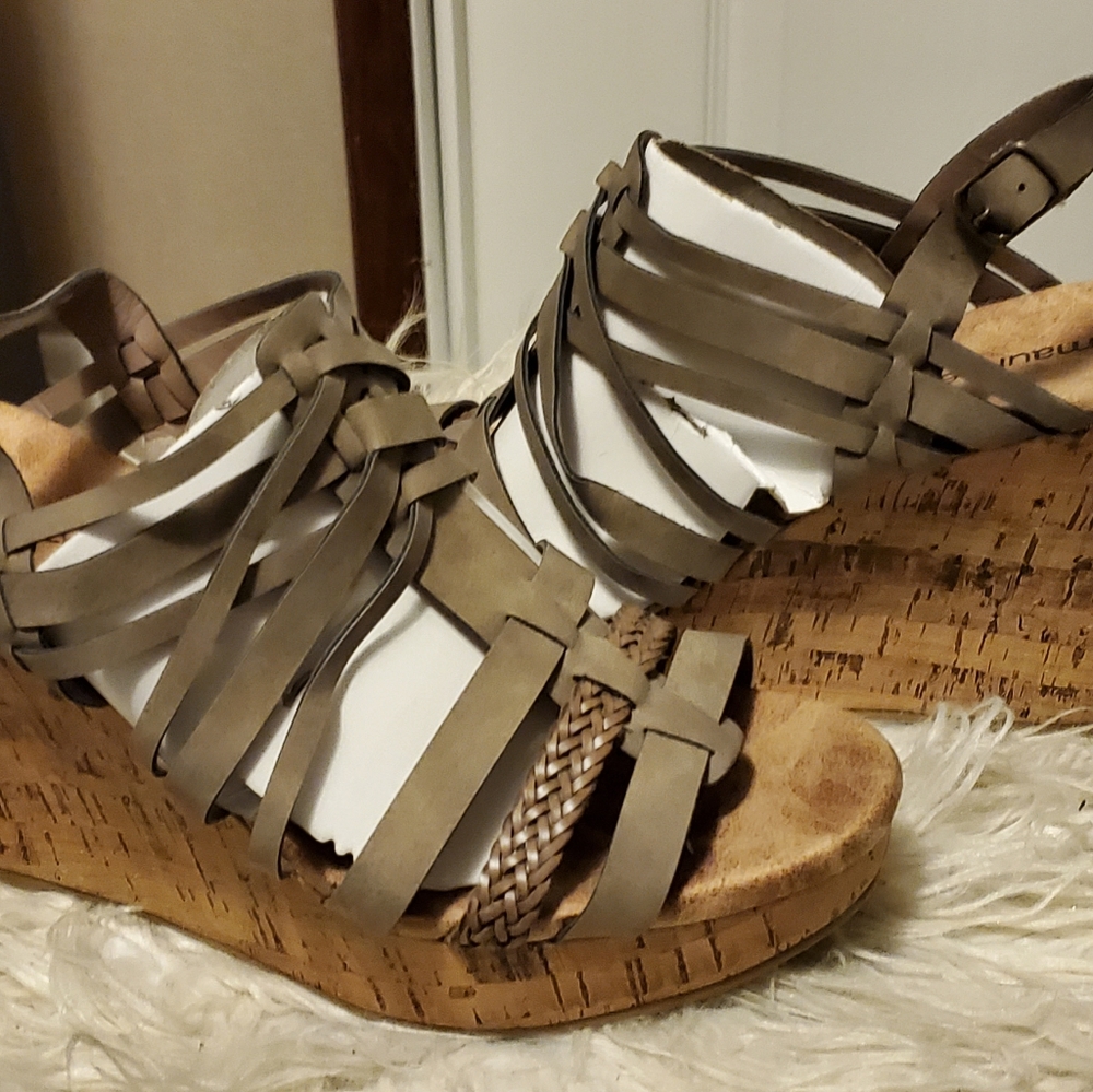 Madden girl wedges